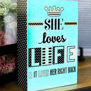 Happy Quote Box - She Loves Life